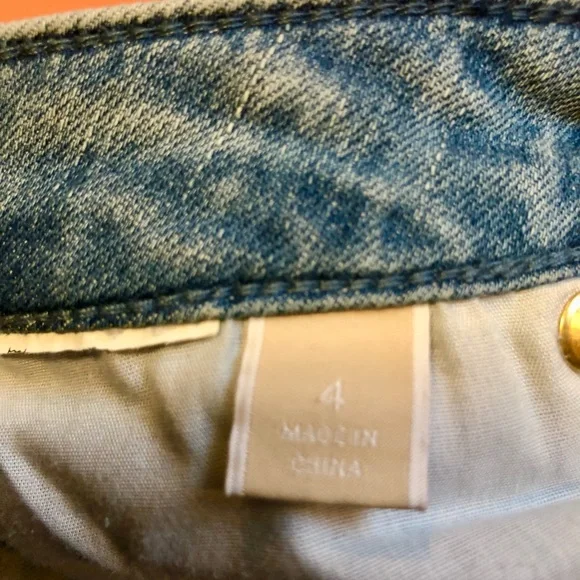 Michael Kors straight legs in washed denim. Lace up details. Size 4. Worn once. - Picture 5 of 5